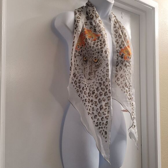 Made in Italy leopard scarf - Picture 6 of 6